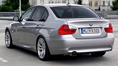 Как выбрать идеальный аккумулятор для BMW 3er V (E9x) 325i: советы по замене и уходу