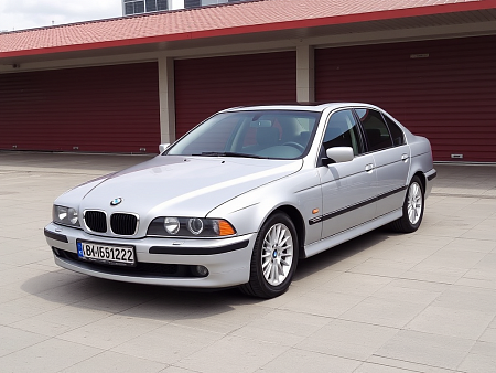 Как выбрать идеальный аккумулятор для BMW 5er IV (E39): советы, характеристики и рекомендации для уверенного старта в любых условиях