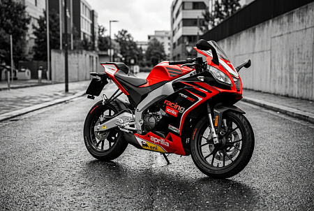 Как выбрать идеальный аккумулятор для мото APRILIA 50: советы экспертов по всем важным параметрам и нюансам