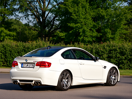 Как выбрать идеальный аккумулятор для BMW M3 IV (E9x) 2007-2013: советы и рекомендации экспертов