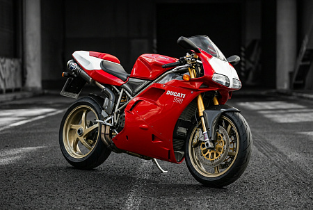 Идеальный аккумулятор для Ducati 998: все, что нужно знать для надежного запуска твоего мотоцикла