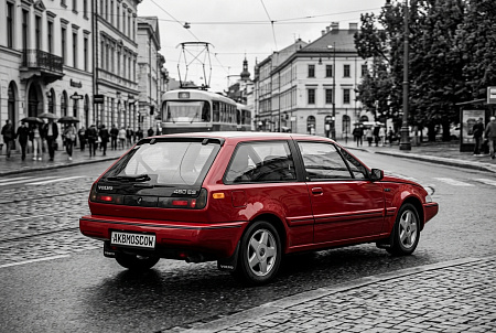 Как выбрать идеальный аккумулятор для Volvo 480: руководство по емкости, размерам и полярности для надежного запуска в любых условиях