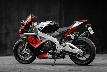 Как правильно выбрать аккумулятор для мото APRILIA 500: советы по размерам, полярности и критически важным характеристикам