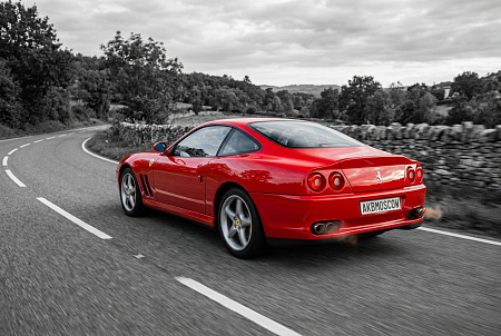 Как выбрать идеальный аккумулятор для Ferrari 550: советы по емкости, размеру и полярности!