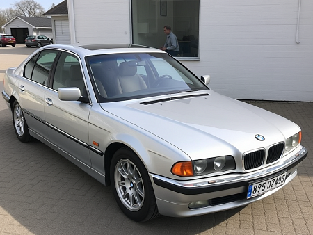 Как правильно выбрать аккумулятор для BMW 735Li E38: советы по емкости, пусковому току и эксплуатации для долгого срока службы