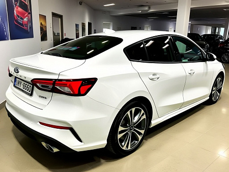 Как правильно выбрать аккумулятор для Ford Focus IV Рестайлинг 2021: ключевые советы и рекомендации