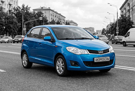 Как выбрать аккумулятор для Chery Very: советы по характеристикам, установке и сохранению бюджета