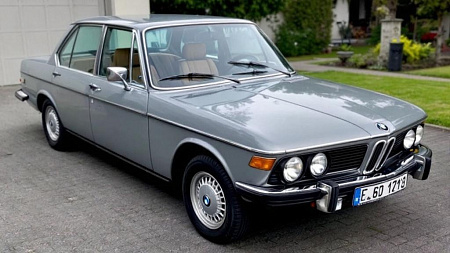 Надежный аккумулятор для BMW 5er I (E12): как выбрать лучший вариант и сохранить классический стиль автомобиля