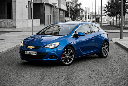 Как правильно выбрать аккумулятор для Chevrolet Astra: советы по параметрам и рекомендациям для надежного запуска автомобиля