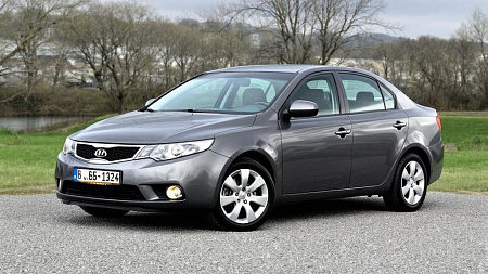 Как выбрать идеальный аккумулятор для Kia Cerato II: ключевые характеристики и советы по эксплуатации