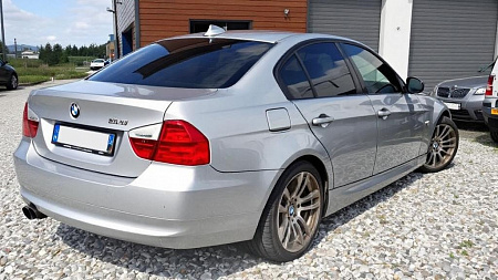 Как выбрать идеальный аккумулятор для BMW 3er V (E9x) 318i: советы по выбору, установке и продлению срока службы