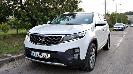 Как выбрать надежный аккумулятор для Kia Sorento III 2014–2017: все нюансы и советы по эксплуатации