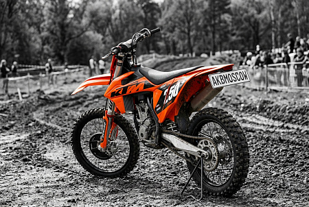 Как правильно выбрать аккумулятор для KTM 250 SX: советы по техническим характеристикам и ошибкам при подборе