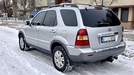 Как выбрать идеальный аккумулятор для Kia Sorento I Рестайлинг 2006-2011: советы по подбору и эксплуатации