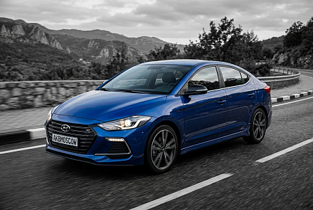 Как выбрать идеальный аккумулятор для Hyundai Elantra AD 2015-2019: советы по емкости, пусковому току и полярности