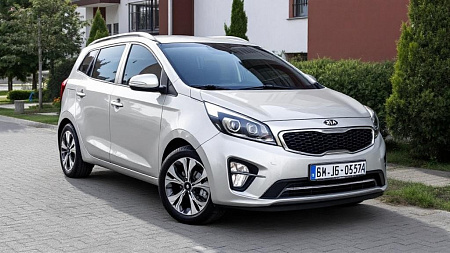 Как выбрать надежный аккумулятор для Kia Venga I Рестайлинг 2014-2018: Рекомендации по емкости, пусковому току и технологиям