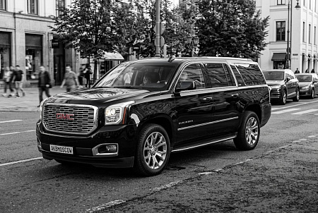 Как выбрать идеальный аккумулятор для GMC Suburban: ёмкость, размеры и полярность для надежного запуска в любую погоду