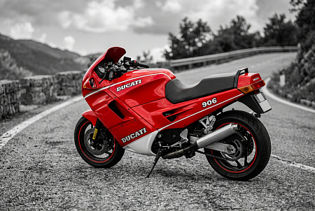 Как правильно выбрать аккумулятор для Ducati 906: советы по емкости, пусковому току и полярности