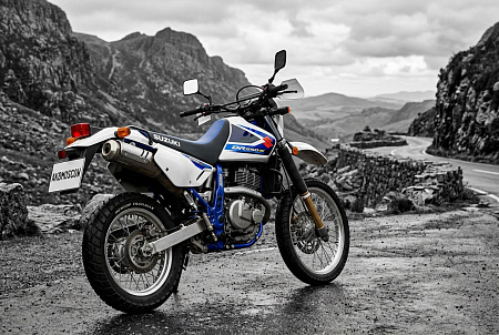 Как выбрать идеальный аккумулятор для Suzuki DR650: советы и ключевые характеристики для надежного старта
