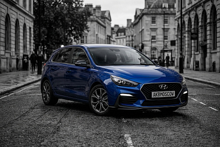 Как выбрать идеальный аккумулятор для Hyundai i30 III Рестайлинг 2: советы по емкости, пусковому току и полярности для надежного запуска в любых условиях