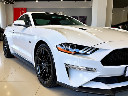 Как выбрать идеальный аккумулятор для Ford Mustang VI рестайлинг 2017-2022: советы и рекомендации экспертов
