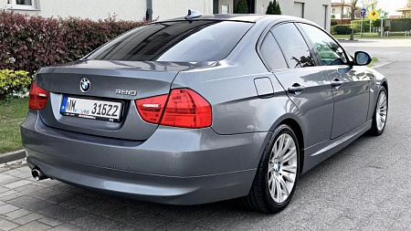 Как выбрать идеальный аккумулятор для BMW 3er V (E9x) Рестайлинг: Полное руководство по емкости, пусковому току и эксплуатации