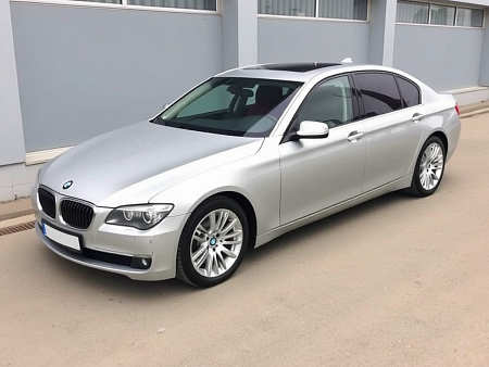 Как выбрать надежный аккумулятор для BMW 7er IV (E65/E66): советы по характеристикам и обслуживанию для долгого срока службы
