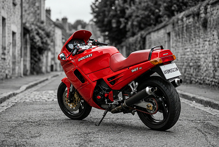 Как выбрать аккумулятор для мотоцикла Ducati 907: основные характеристики, распространенные ошибки и советы по надежности