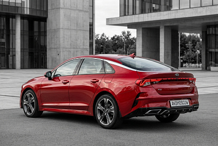 Как выбрать идеальный аккумулятор для Kia K5: советы, ошибки и важные параметры для надежного запуска в любой мороз