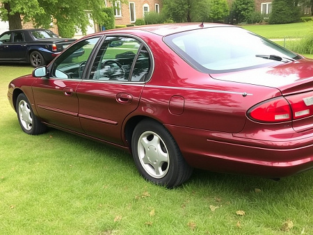 Как выбрать идеальный аккумулятор для Ford Taurus III 3.0 (145 л.с.) 1995-1999: советы и рекомендации для надежной эксплуатации