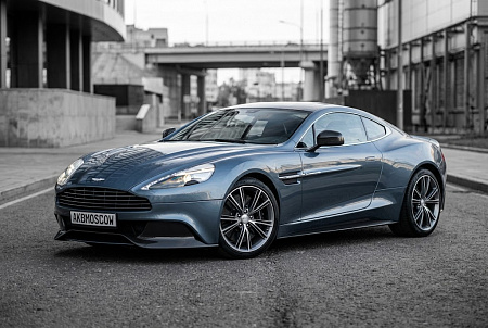 Как выбрать идеальный аккумулятор для Aston Martin V12 Vanquish: советы по характеристикам и ошибкам при выборе
