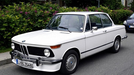 Какой аккумулятор подходит для BMW 02 (E10) 1.6 (83 л.с.) — советы по выбору и подбору