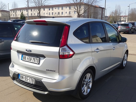 Как выбрать идеальный аккумулятор для Ford C-MAX II 2010-2015: все, что нужно знать для надежного старта в любых условиях